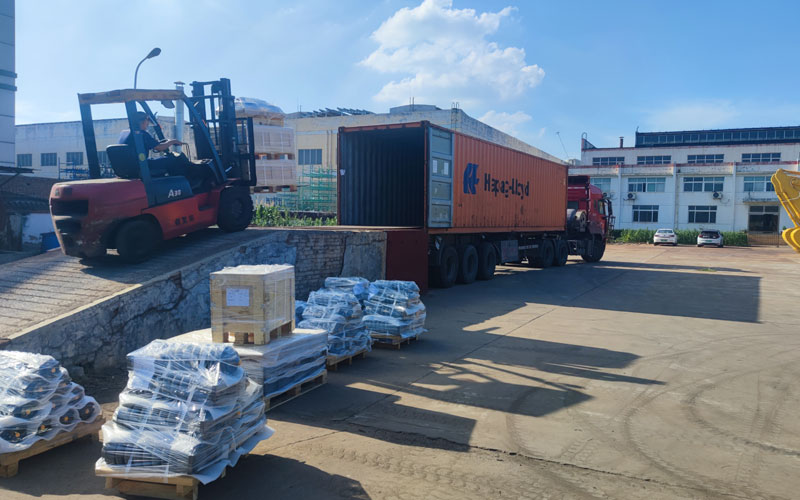 國(guó)能實(shí)業(yè)一批挖掘機(jī)配件出口南美地區(qū)